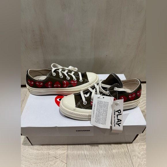 NWT Women’s Converse Comme des Garçons Play Low Top Sneakers
